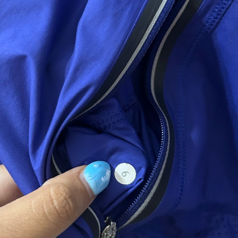 Lululemon windbreaker - Picture 2 of 3